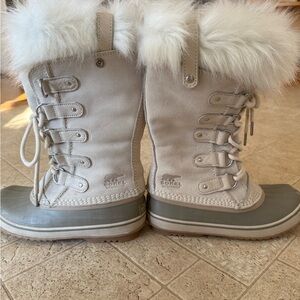 Sorel White and Gray Winter Boots